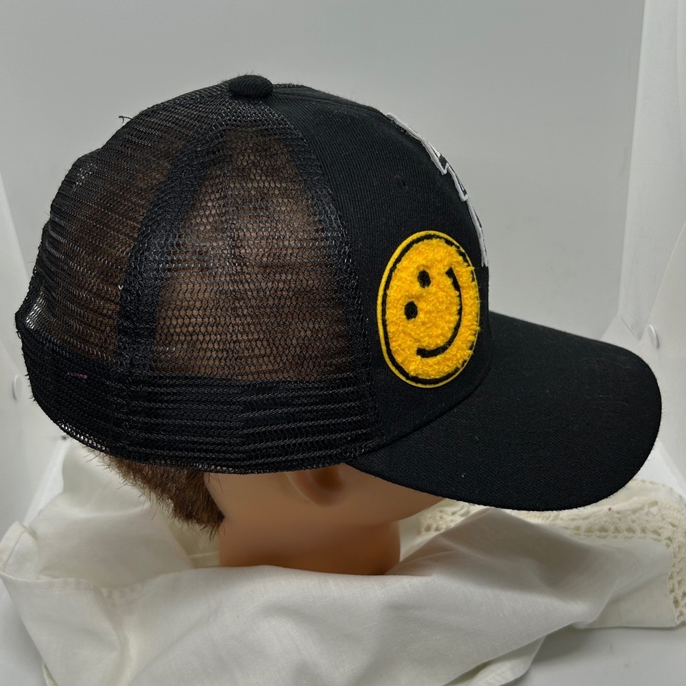 Black Unisex Smiley Trucker Hat.
NWOT. - Picture 5 of 9